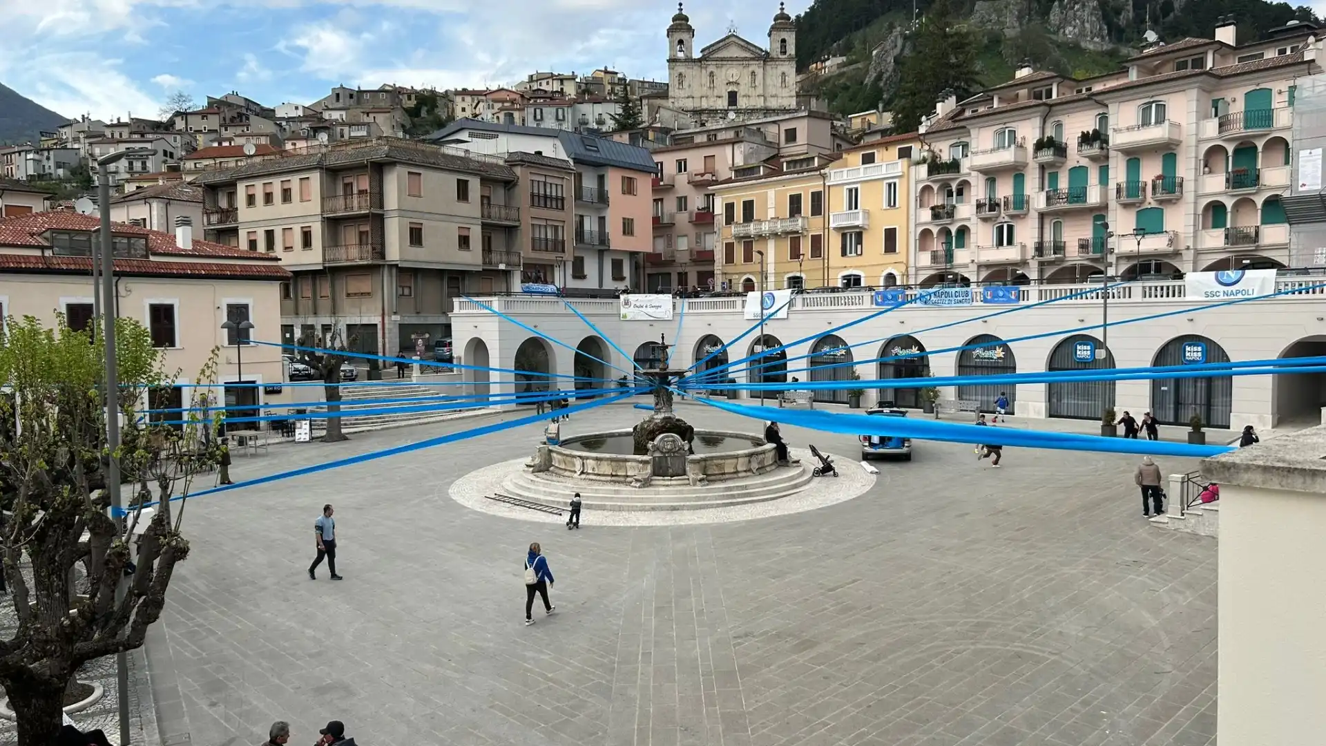 Castel Di Sangro: il Napoli e’ tornato campione e il club cittadino lo festeggia a dovere. Domani la festa per la conquista del terzo scudetto.